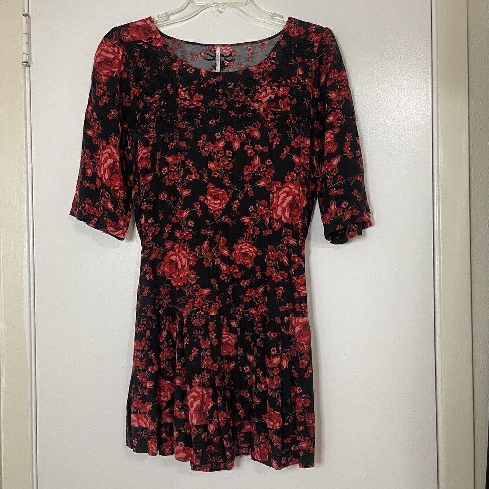 Free People Red floral embroidered cinch waist swing dress size Medium